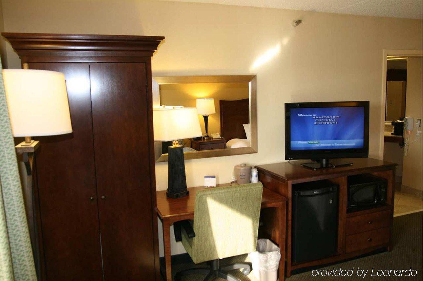 Holiday Inn Express & Suites Cincinnati Riverfront, An Ihg Hotel Covington Zimmer foto